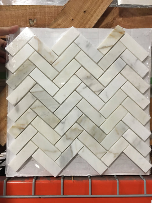 Calacatta Gold Herringbone Mosaic Backsplash Wall Tile 1x3"