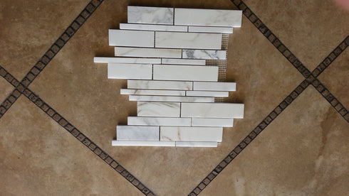 Calacatta Gold Manhattan Random Strip Mosaic Backsplash Wall Tile