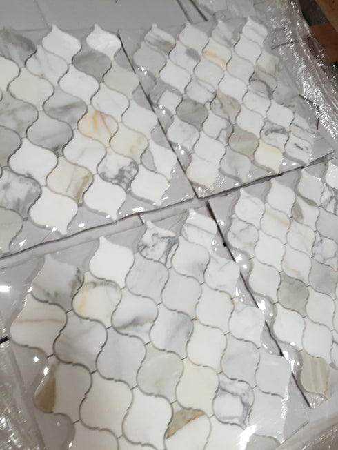 Calacatta Gold Arabesque Mosaic Backsplash and Wall Tile